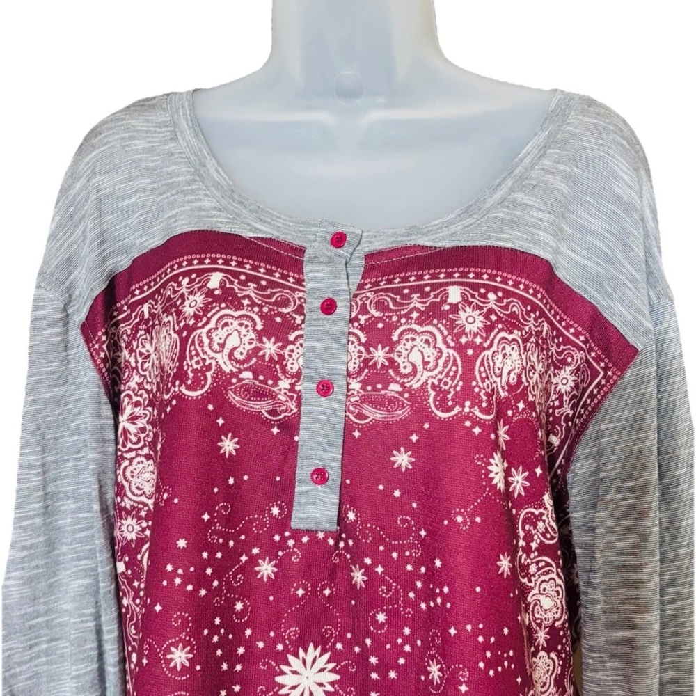 Suzanne Betro Weekend Wine Gray Bandana Print Henley Top Women’s Size M Boho - Picture 2 of 9